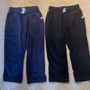 Lot 2 Carters fleece pants 2T